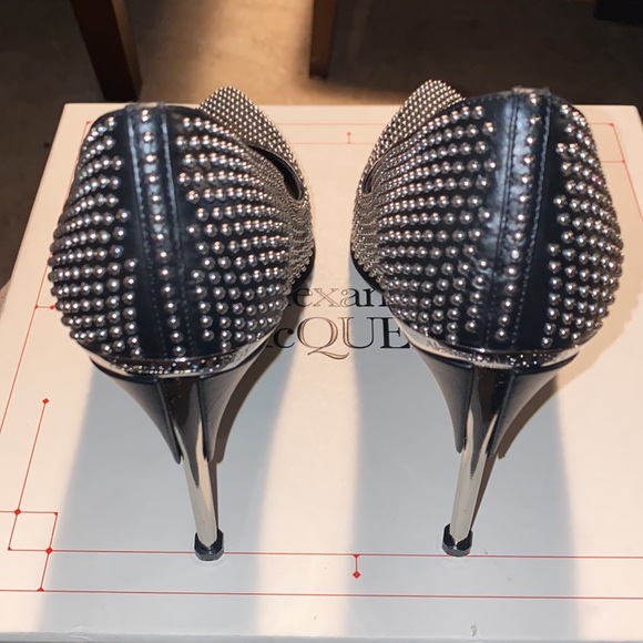 Alexander McQueen Studded Pumps - Picture 3 of 6